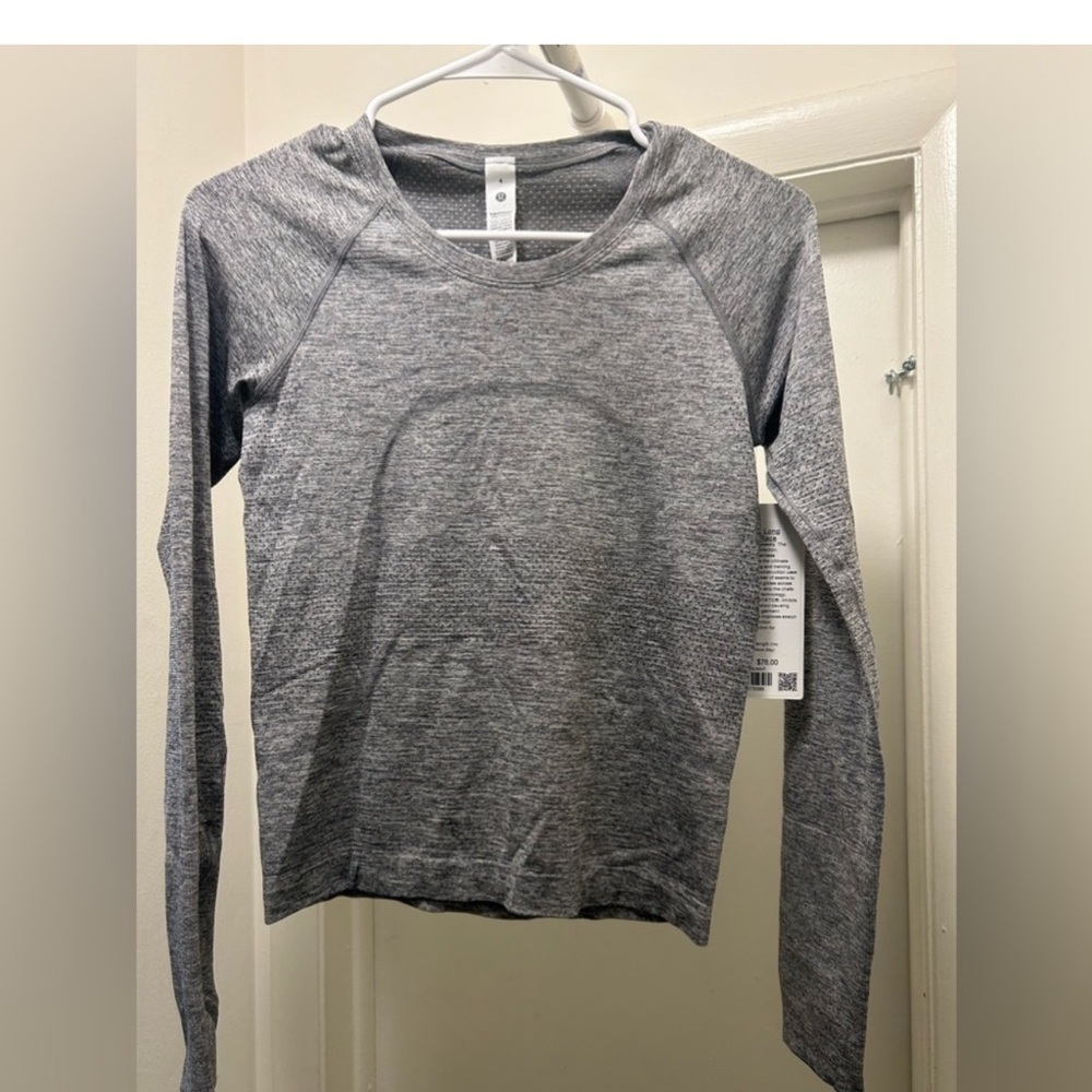Lululemon size 4 swiftly tech long sleeve 2.0 race